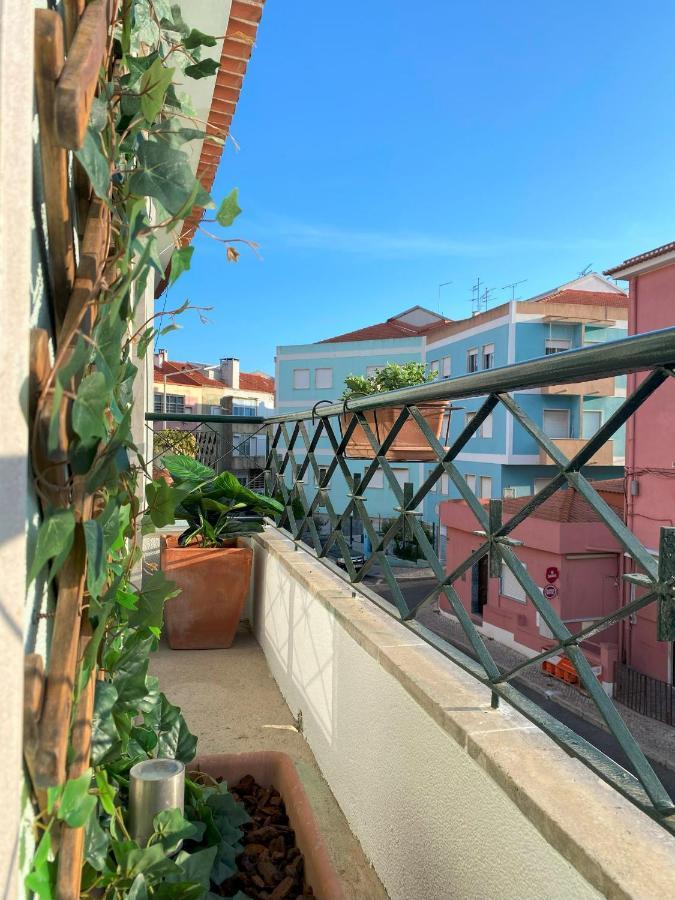 Lisbon, Renovated T2 Apartment Portas De Benfica Amadora Exterior photo